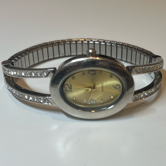 Vintage Avon 2 Tone Watch - Picture 1 of 6